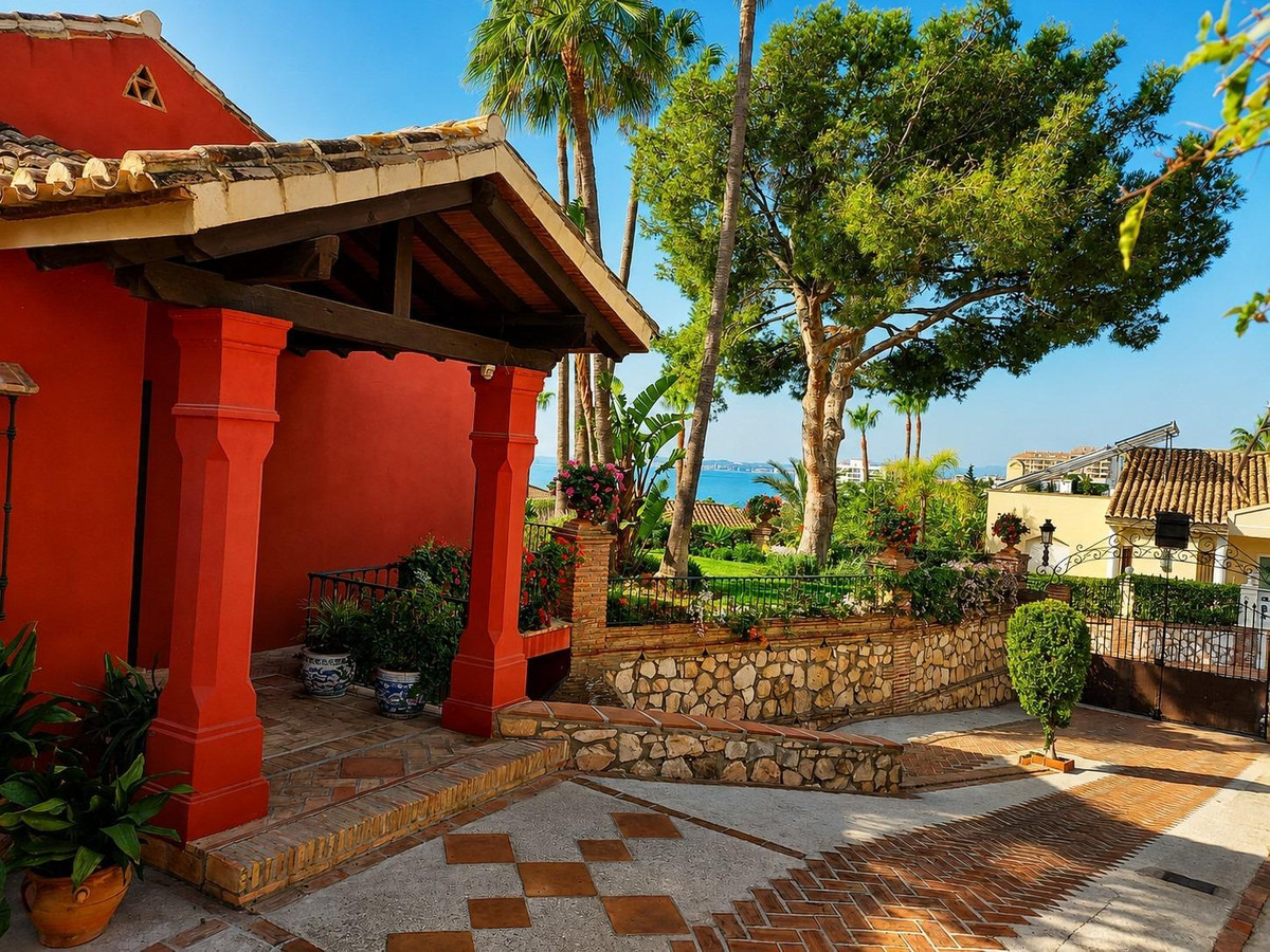 Villa met 8 slaapkamers in Torrequebrada in Torrequebrada - foto 12