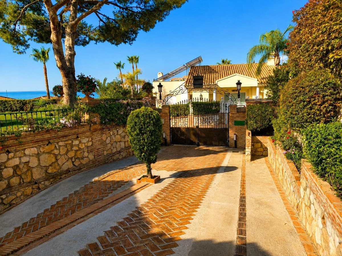 Villa met 8 slaapkamers in Torrequebrada in Torrequebrada - foto 13