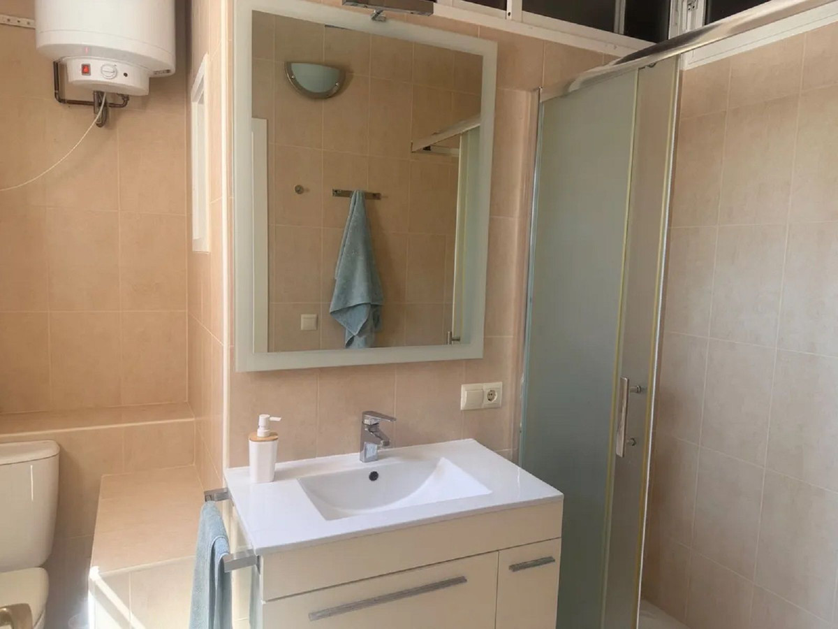 Vrijstaande villa met 2 slaapkamers in Benalmadena in Benalmadena - foto 11
