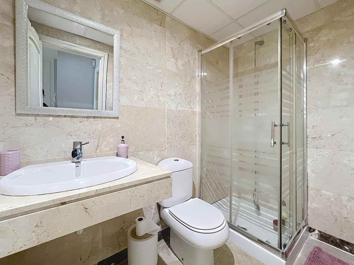 Appartement met 2 slaapkamers in La Duquesa in La Duquesa - foto 11