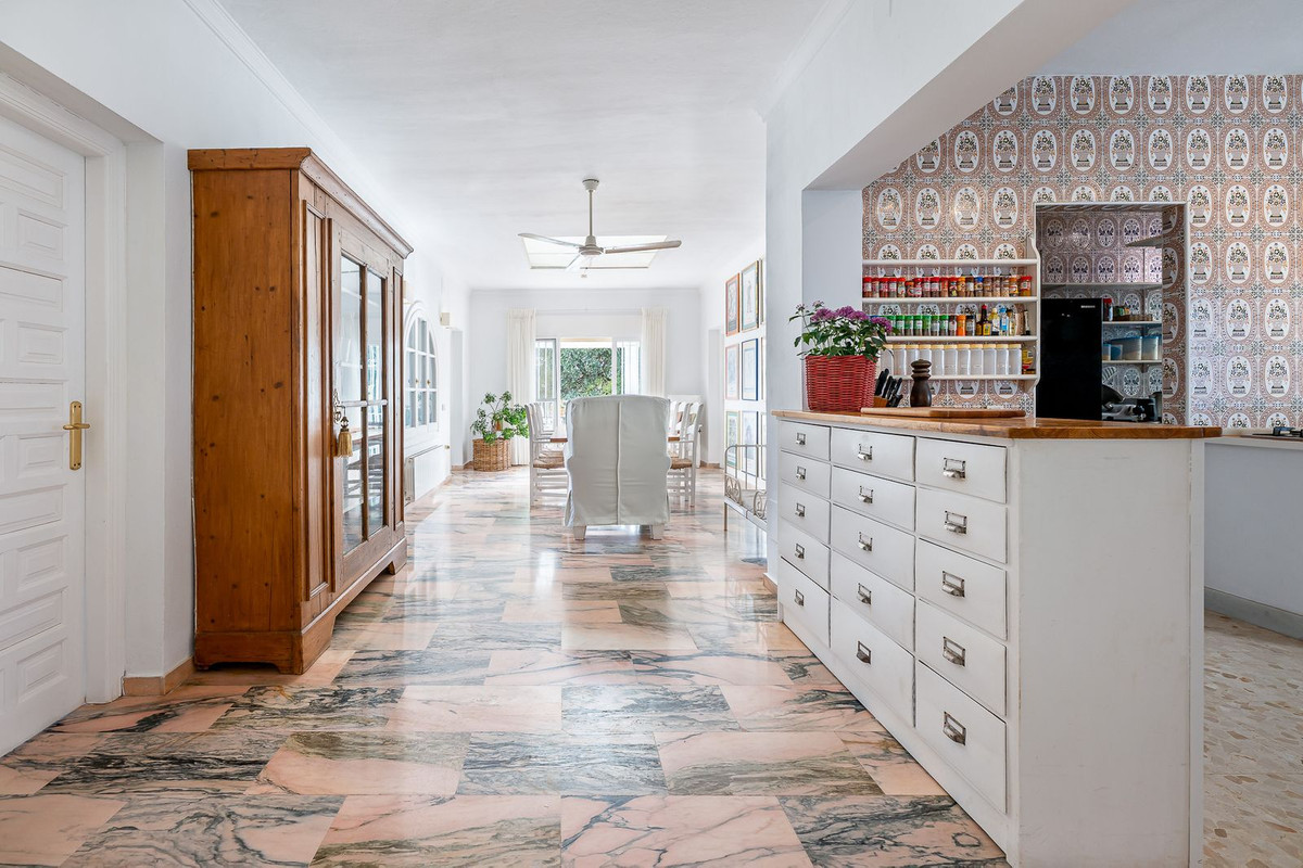 Woning met 4 slaapkamers in La Chicharra, Alhaurín el Grande in Alhaurín el Grande - foto 12