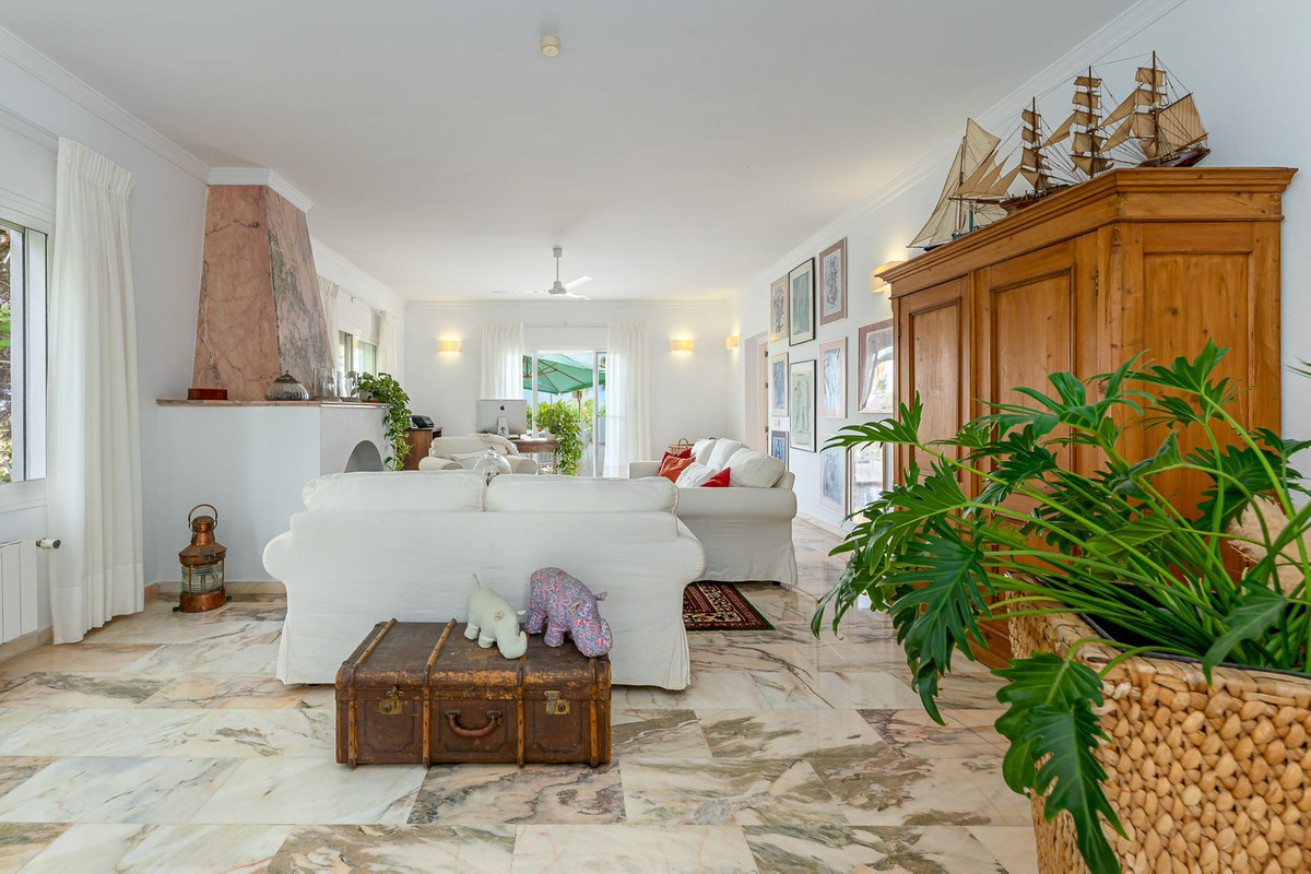 Woning met 4 slaapkamers in La Chicharra, Alhaurín el Grande in Alhaurín el Grande - foto 4