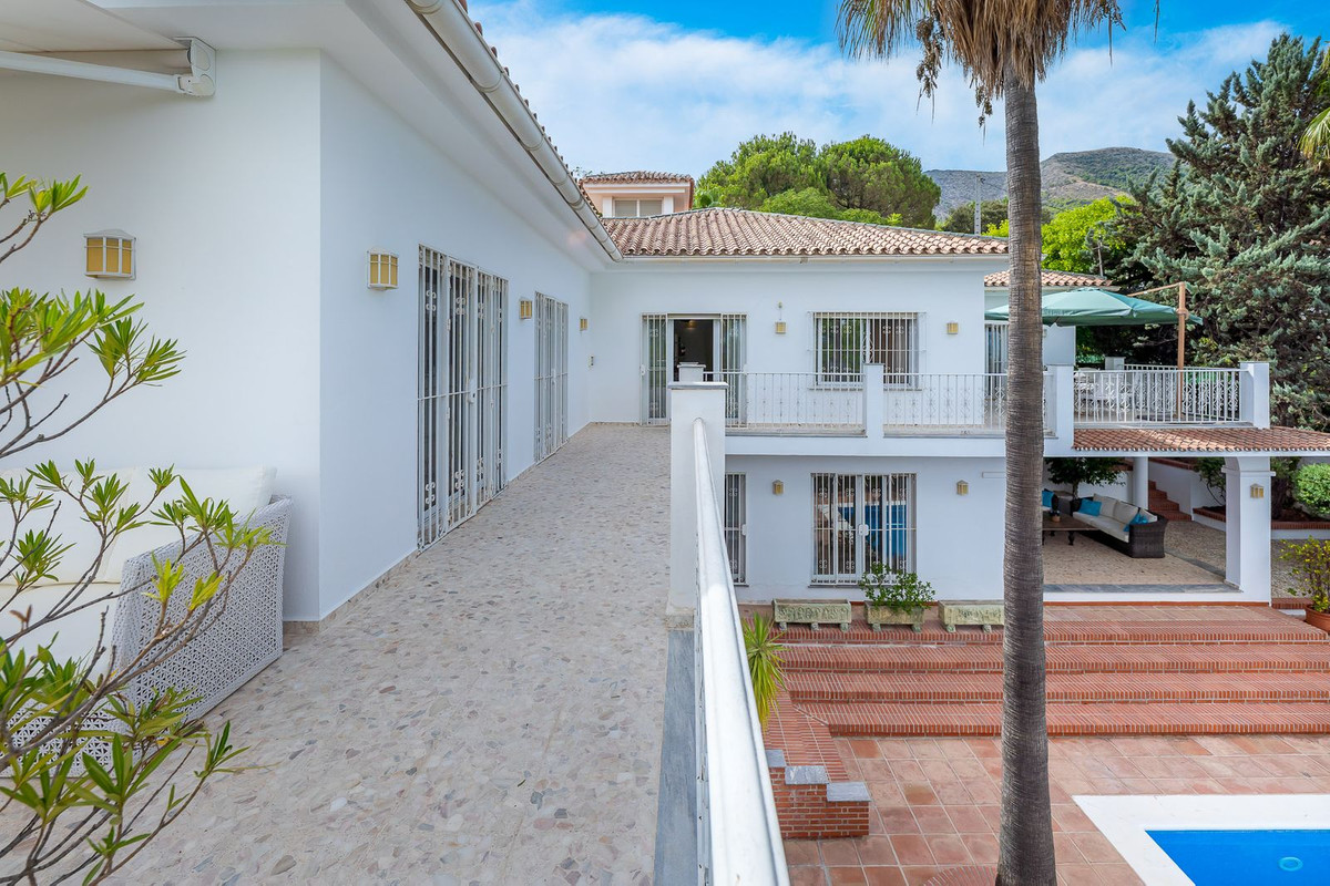 Woning met 4 slaapkamers in La Chicharra, Alhaurín el Grande in Alhaurín el Grande - foto 10