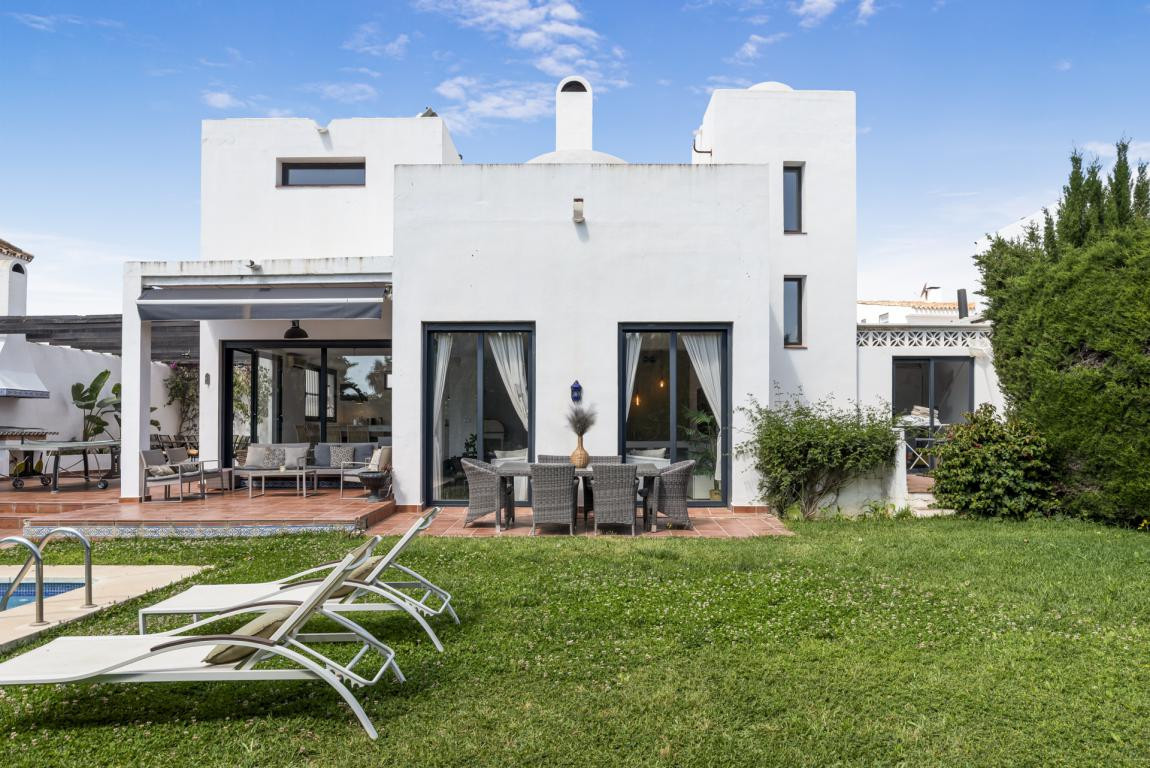 6-slaapkamer villa in Nueva Andalucía in Nueva Andalucía - foto 3