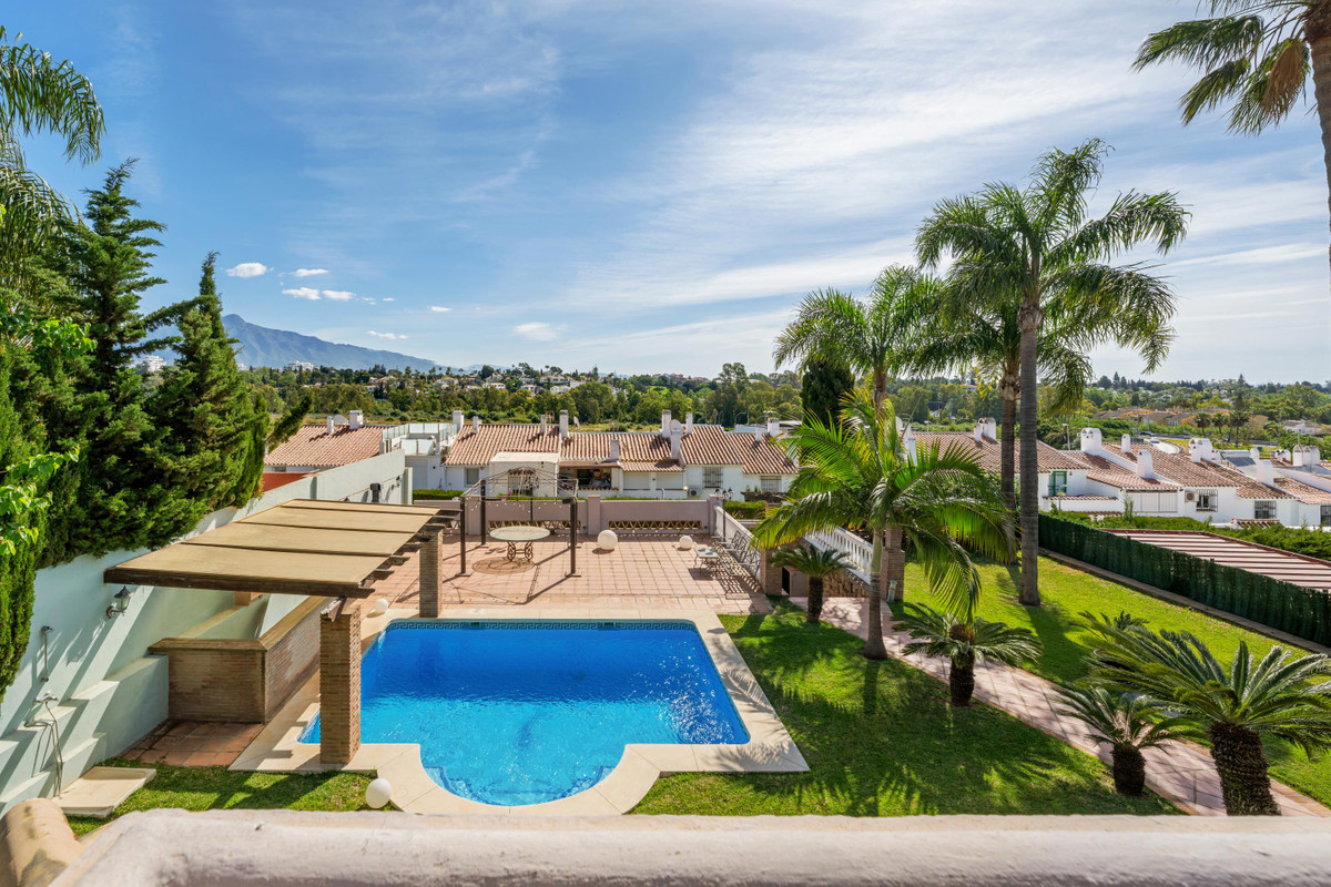 Vrijstaande villa in Estepona met 3 slaapkamers in Estepona - foto 2