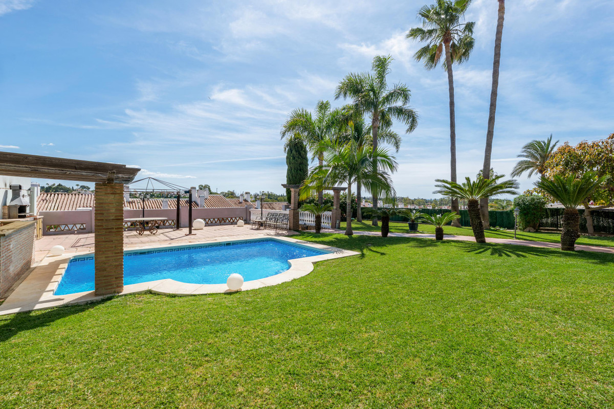 Vrijstaande villa in Estepona met 3 slaapkamers in Estepona - foto 17