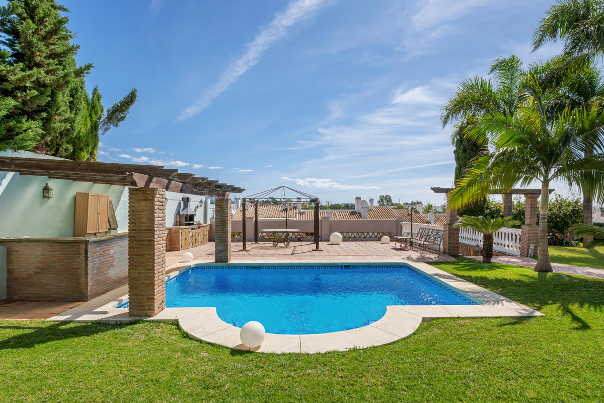 Vrijstaande villa in Estepona met 3 slaapkamers in Estepona - foto 18