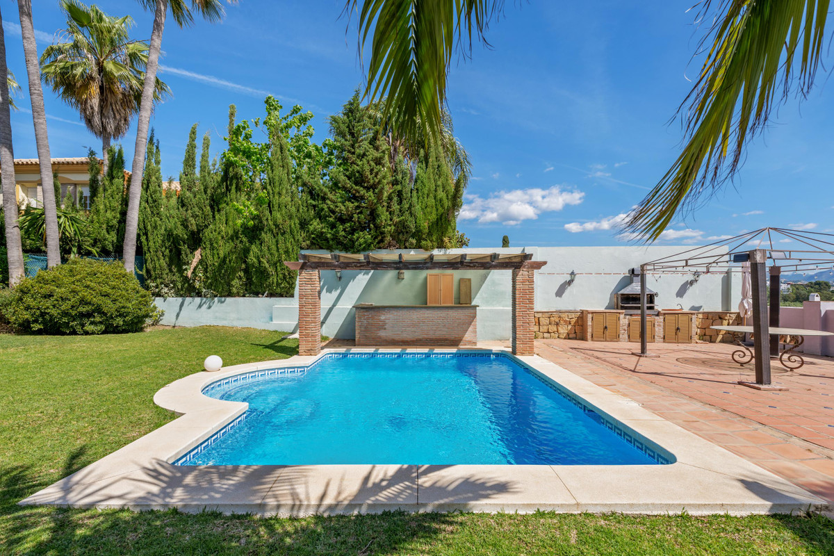 Vrijstaande villa in Estepona met 3 slaapkamers in Estepona - foto 19