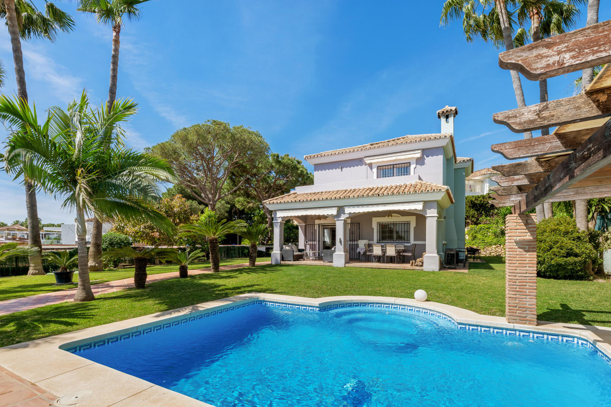 Vrijstaande villa in Estepona met 3 slaapkamers in Estepona - foto 5