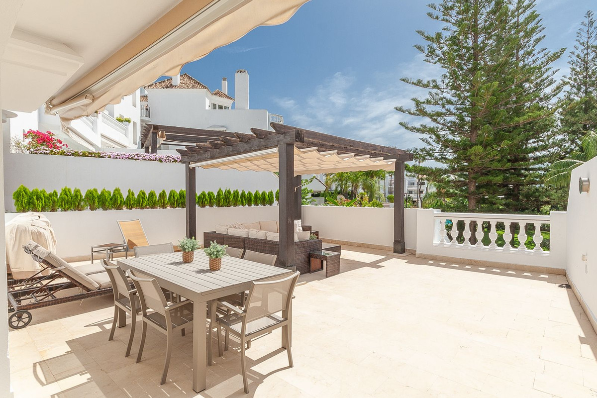 Drie-slaapkamer appartement in Elviria, Marbella in Elviria - foto 2