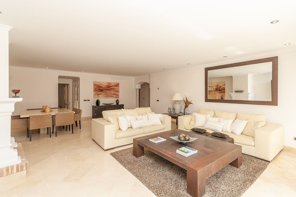 Drie-slaapkamer appartement in Elviria, Marbella in Elviria - foto 12
