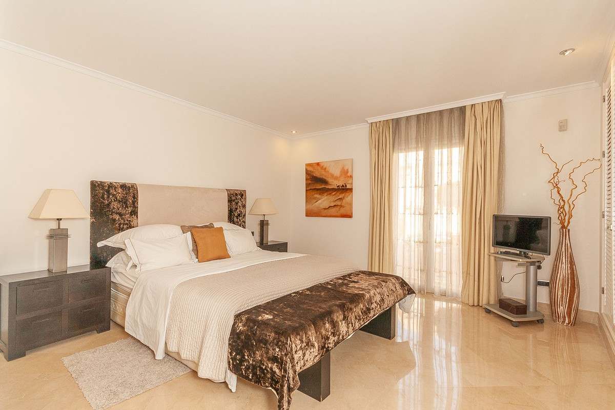 Drie-slaapkamer appartement in Elviria, Marbella in Elviria - foto 15