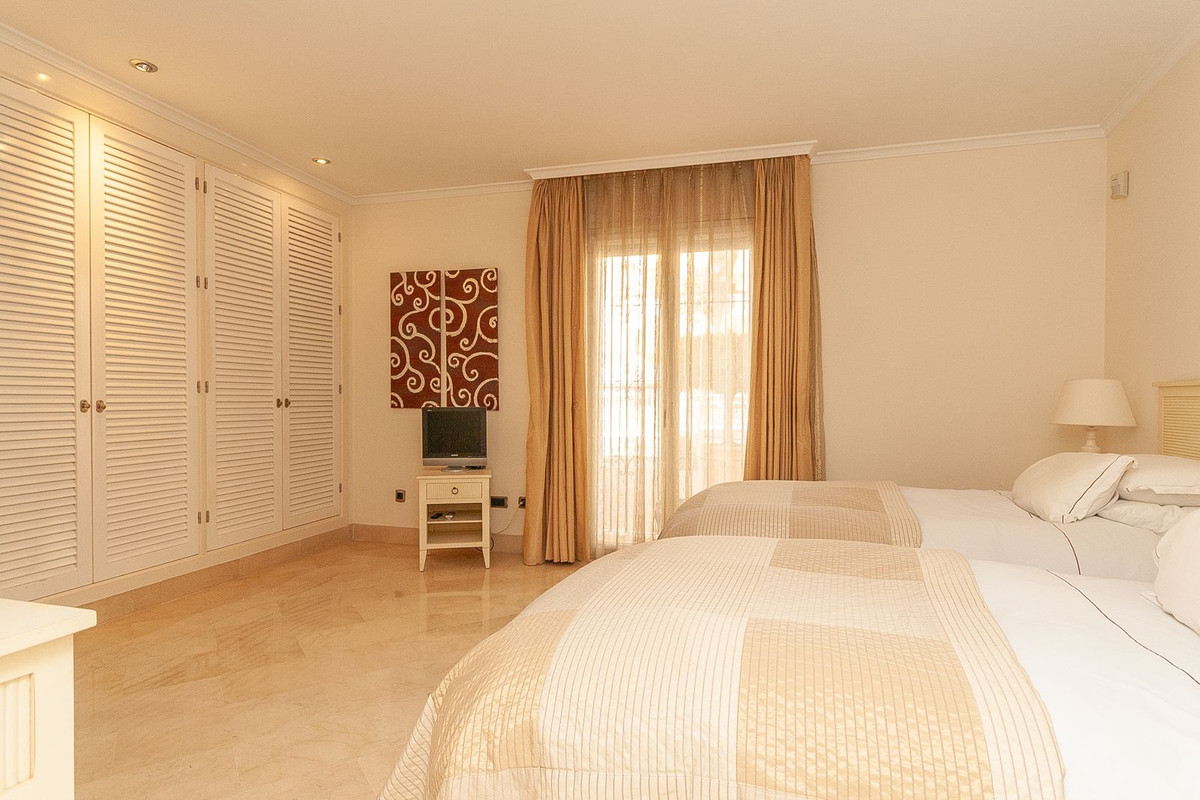 Drie-slaapkamer appartement in Elviria, Marbella in Elviria - foto 17