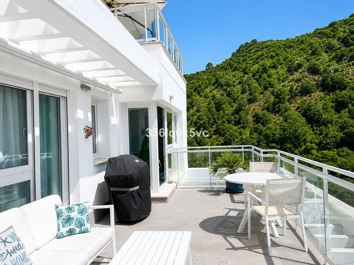 Drie-slaapkamer penthouse met solarium in Benahavís in Benahavís - foto 5
