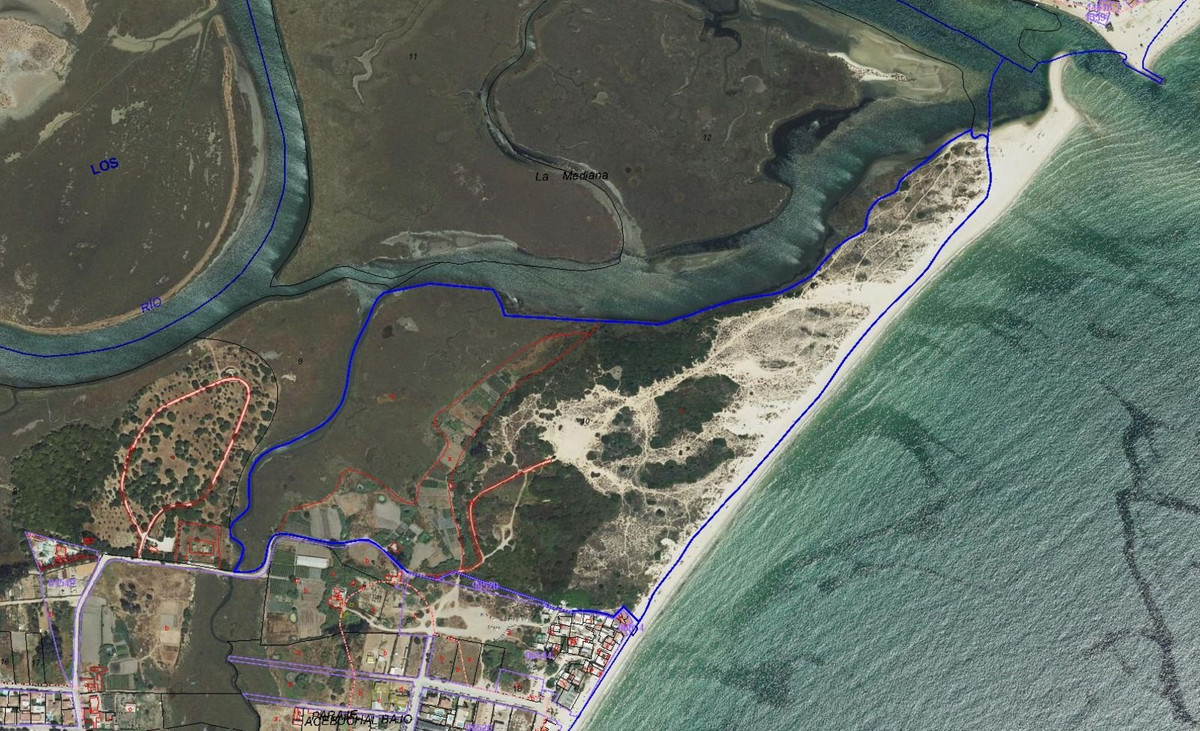Kavel van 173.880 m² aan de kust van Algeciras in Algeciras - foto 4