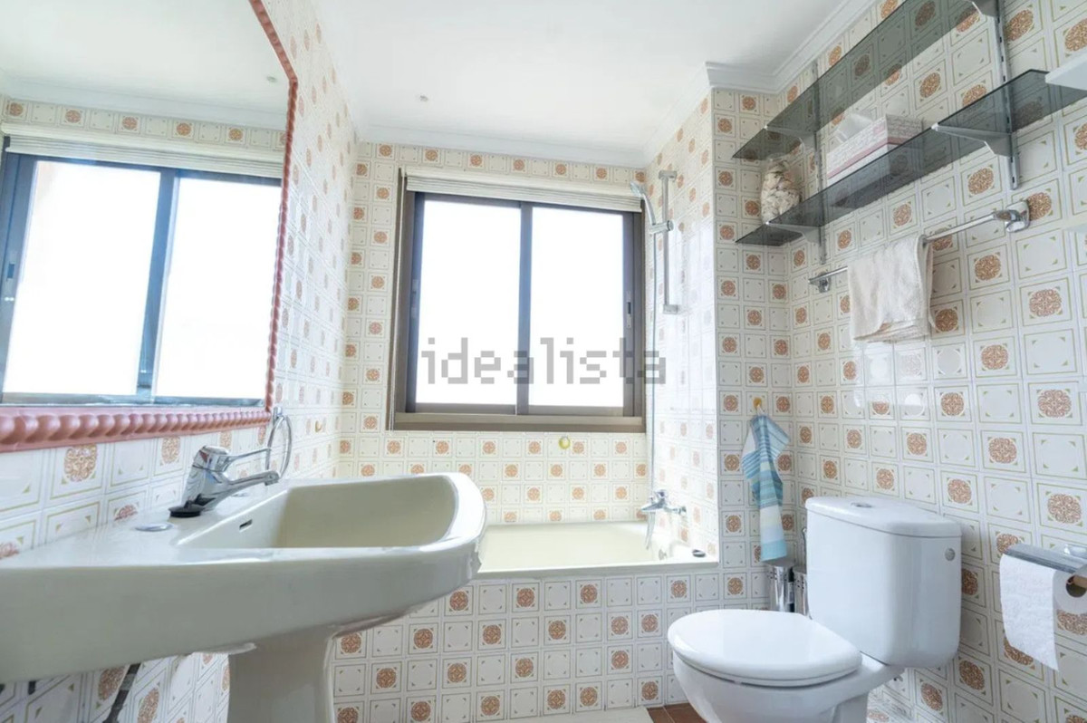 2-slaapkamer appartement in Nueva Andalucía met uitzicht op zee en La Concha in Nueva Andalucía - foto 11