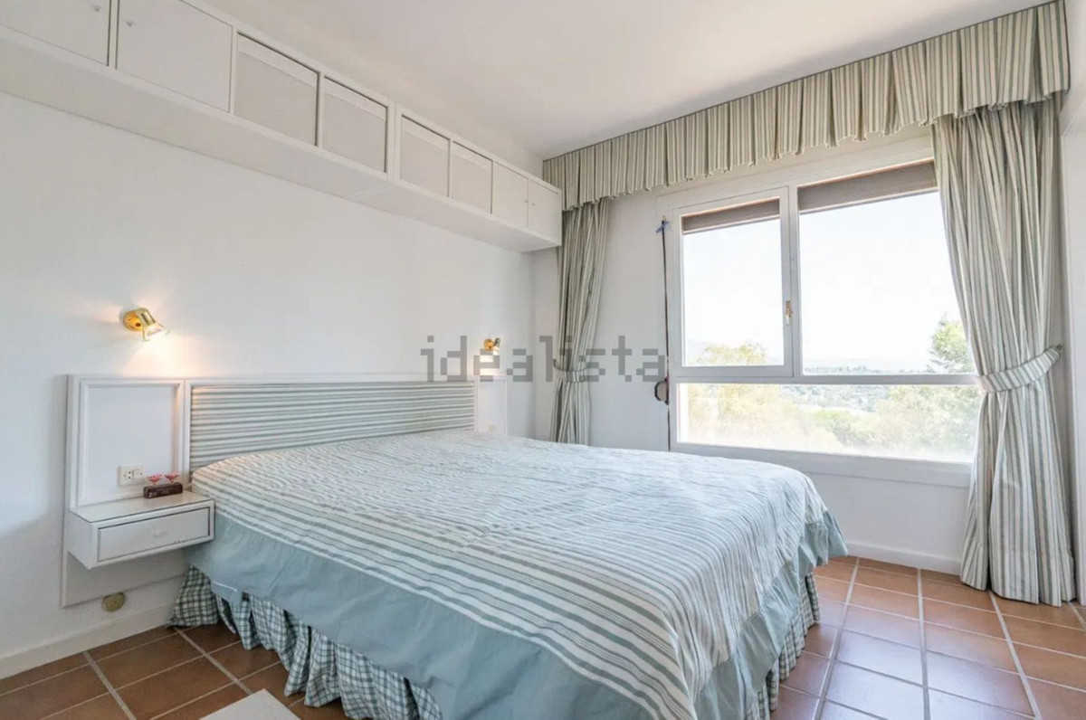 2-slaapkamer appartement in Nueva Andalucía met uitzicht op zee en La Concha in Nueva Andalucía - foto 13