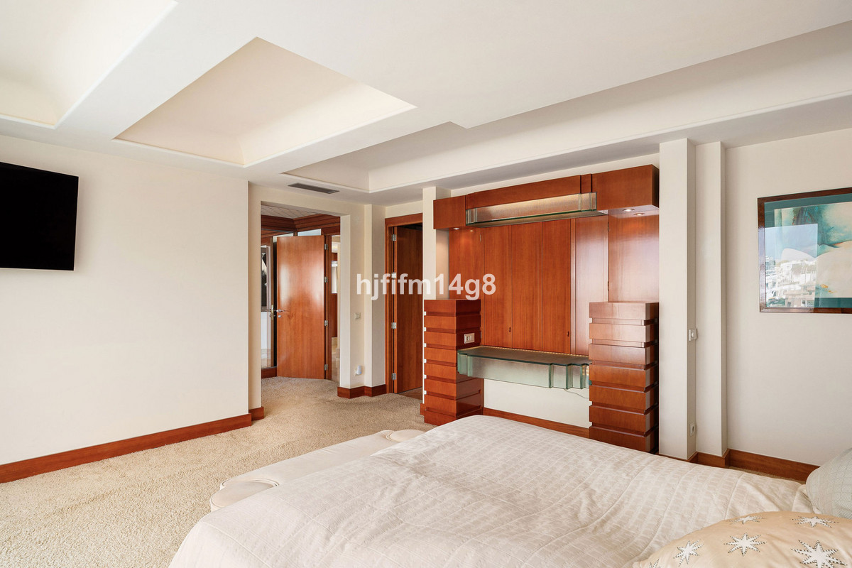 Vier-slaapkamer penthouse in Nueva Andalucía in Nueva Andalucía - foto 13