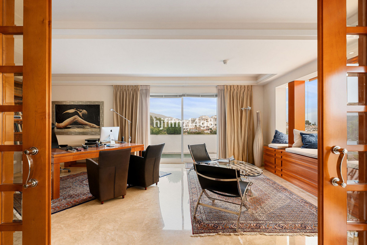 Vier-slaapkamer penthouse in Nueva Andalucía in Nueva Andalucía - foto 18