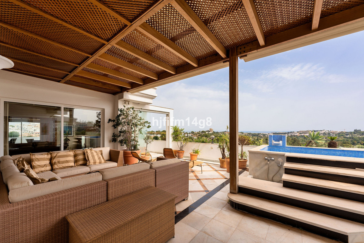 Vier-slaapkamer penthouse in Nueva Andalucía in Nueva Andalucía - foto 3