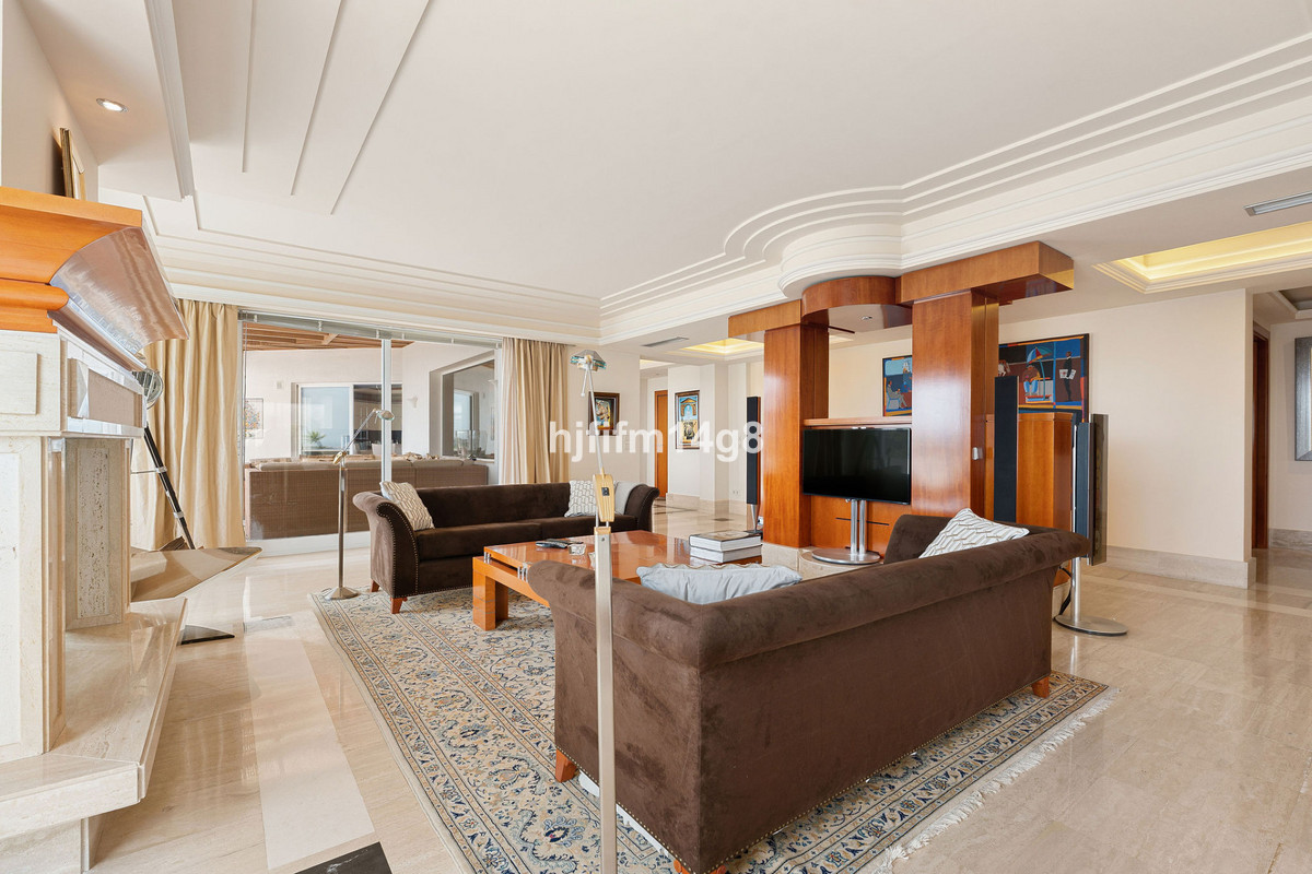 Vier-slaapkamer penthouse in Nueva Andalucía in Nueva Andalucía - foto 6