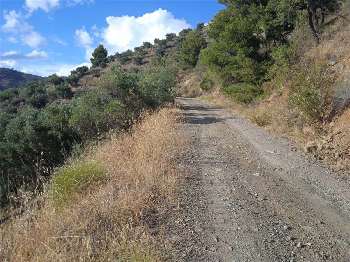Plot in Málaga in Málaga - foto 3