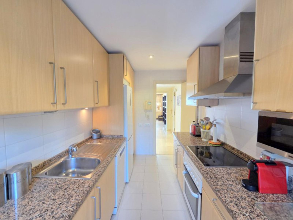 Drie-slaapkamer appartement in La Duquesa in La Duquesa - foto 11
