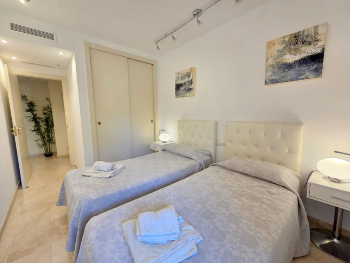 Drie-slaapkamer appartement in La Duquesa in La Duquesa - foto 13