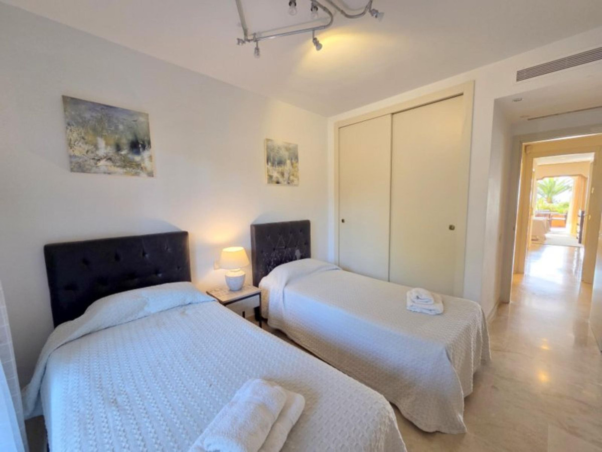 Drie-slaapkamer appartement in La Duquesa in La Duquesa - foto 14