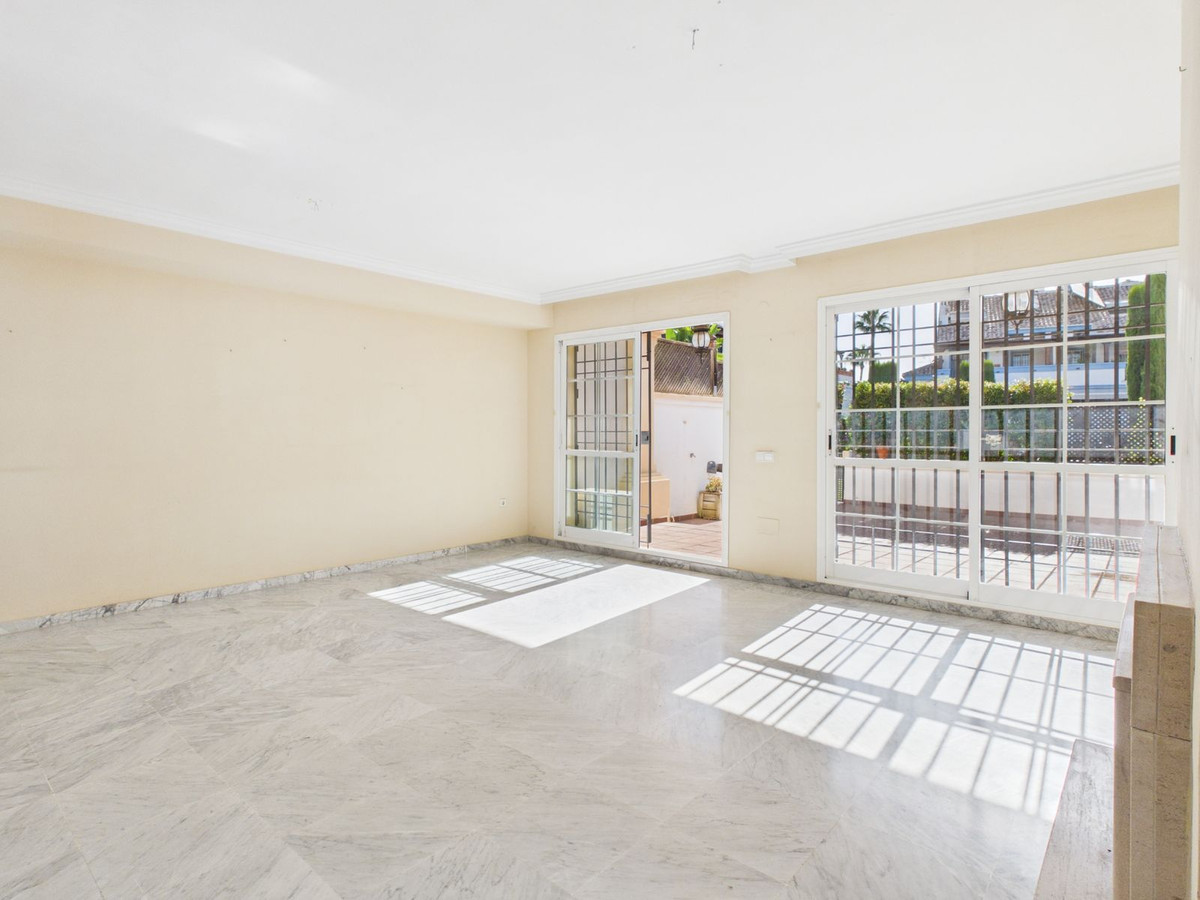 4-slaapkamerwoning in Marbella in Marbella - foto 4