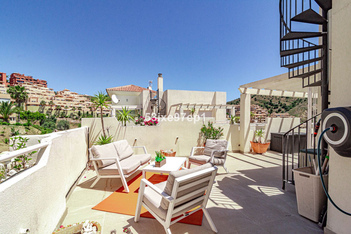 Licht hoekpenthouse met privé dakterras in Calahonda in Calahonda - foto 17