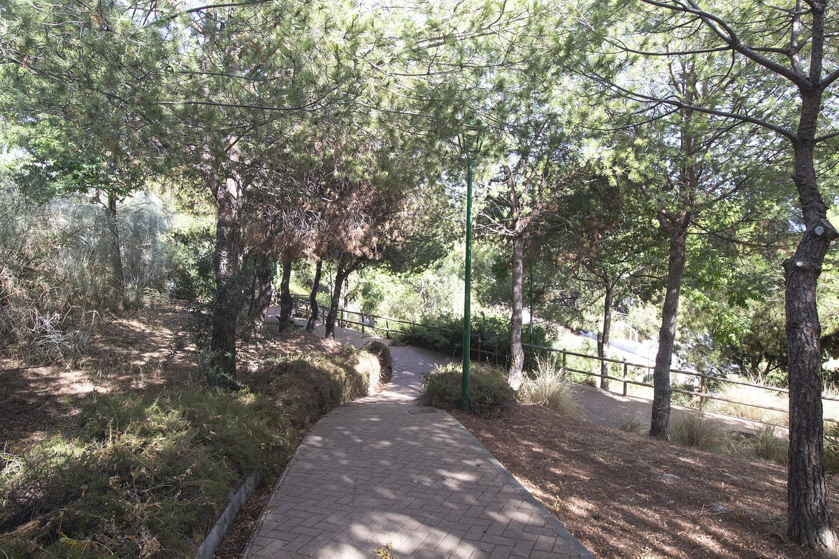 Gerenoveerde 3-slaapkamer stadswoning met zeezicht in Benalmádena in Benalmadena - foto 15