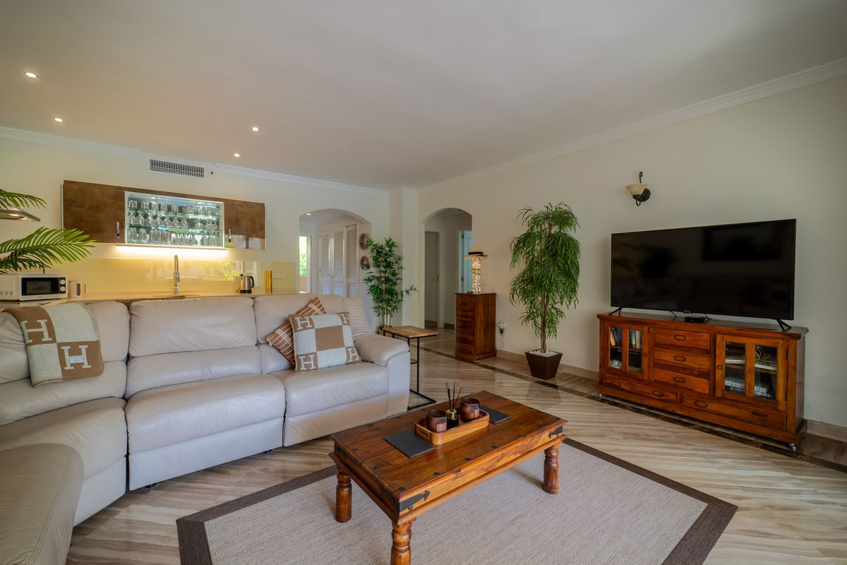 Drie-slaapkamer appartement in Elviria in Elviria - foto 11