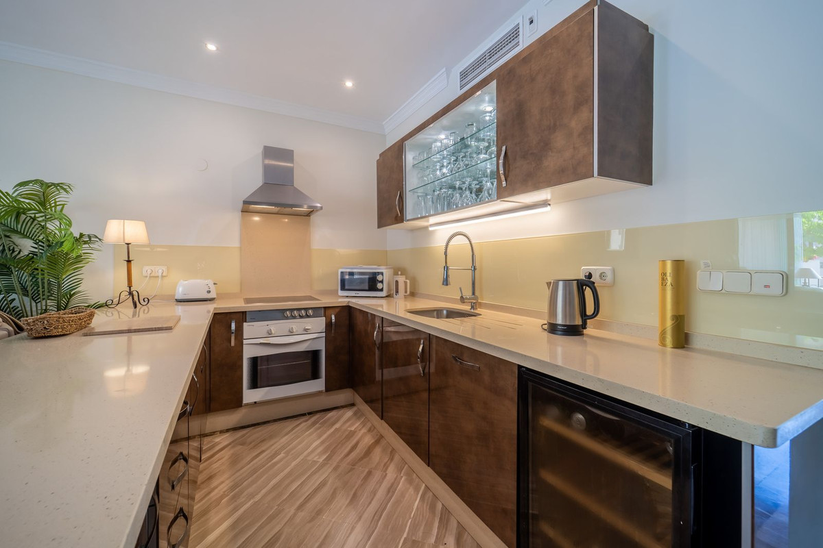 Drie-slaapkamer appartement in Elviria in Elviria - foto 12
