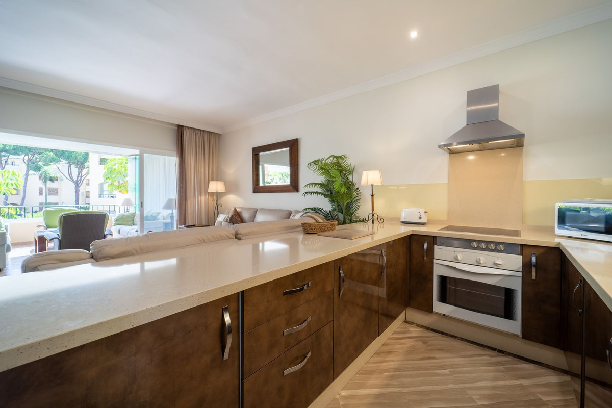 Drie-slaapkamer appartement in Elviria in Elviria - foto 13