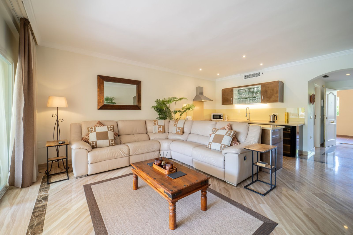 Drie-slaapkamer appartement in Elviria in Elviria - foto 3