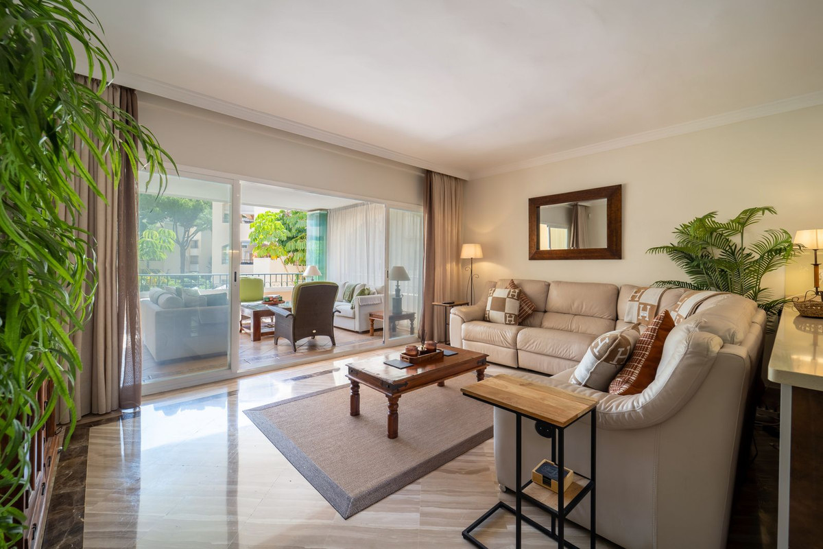 Drie-slaapkamer appartement in Elviria in Elviria - foto 9
