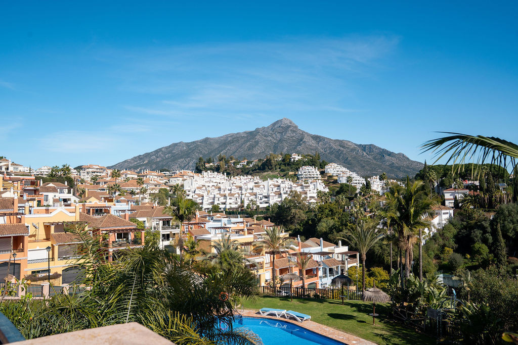 Stadswoning met 4 slaapkamers in Nueva Andalucía in Nueva Andalucía - foto 14