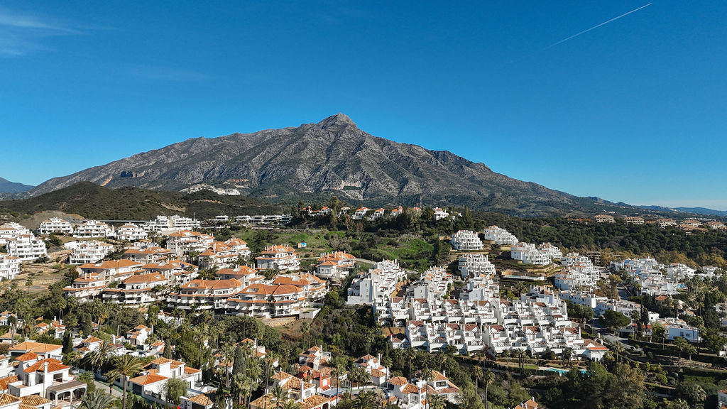 Stadswoning met 4 slaapkamers in Nueva Andalucía in Nueva Andalucía - foto 15