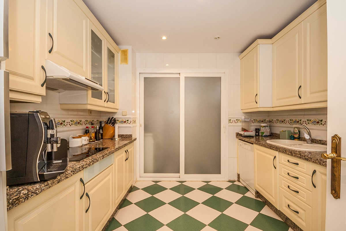 2-slaapkamer appartement direct aan het strand in Elviria in Elviria - foto 3