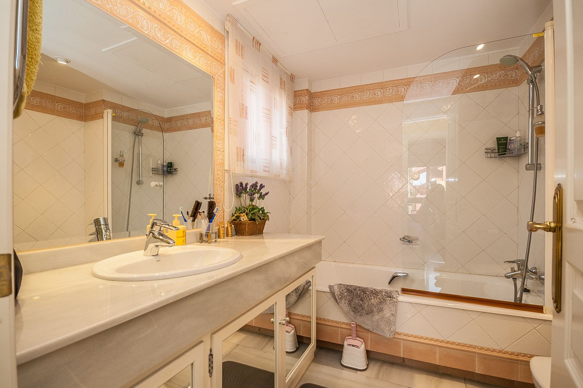 2-slaapkamer appartement direct aan het strand in Elviria in Elviria - foto 7