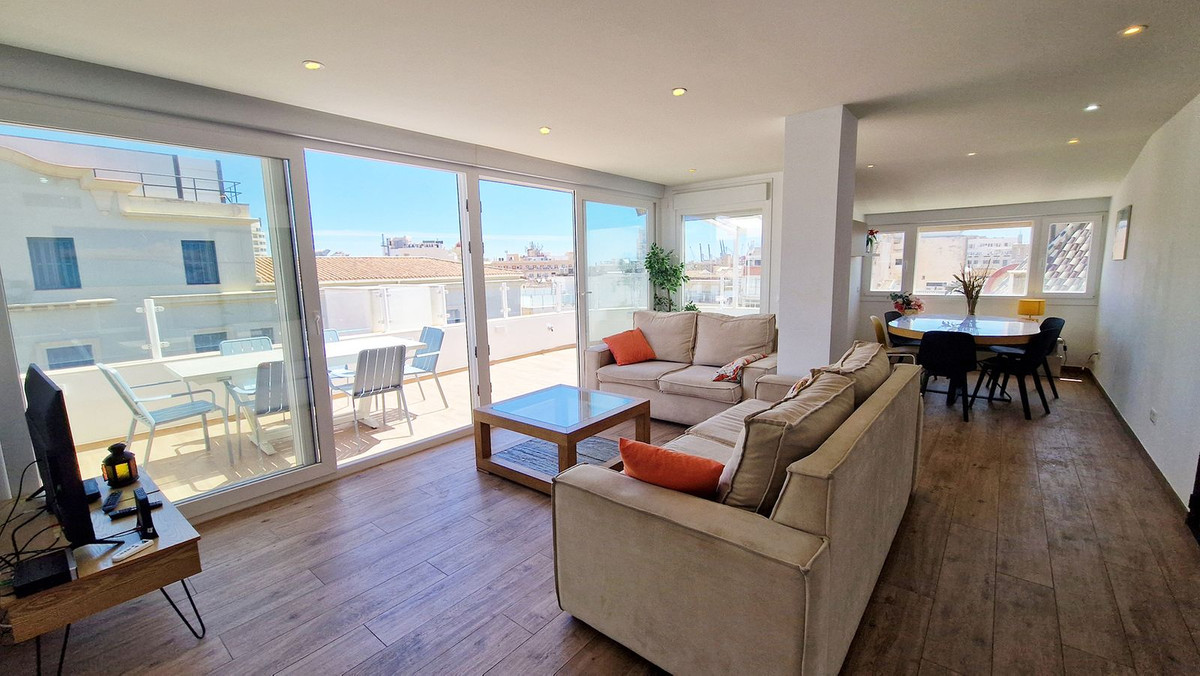 Penthouse met drie slaapkamers in Málaga | Centrale ligging nabij Plaza de las Flores in Málaga - foto 4