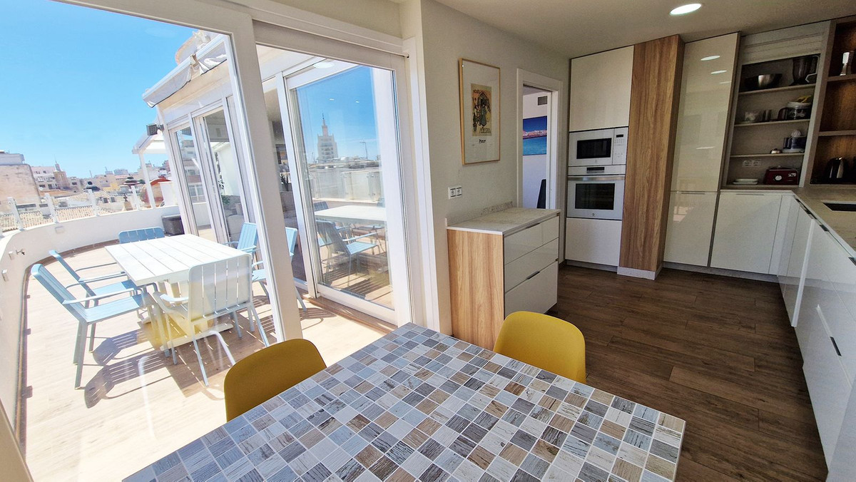 Penthouse met drie slaapkamers in Málaga | Centrale ligging nabij Plaza de las Flores in Málaga - foto 7