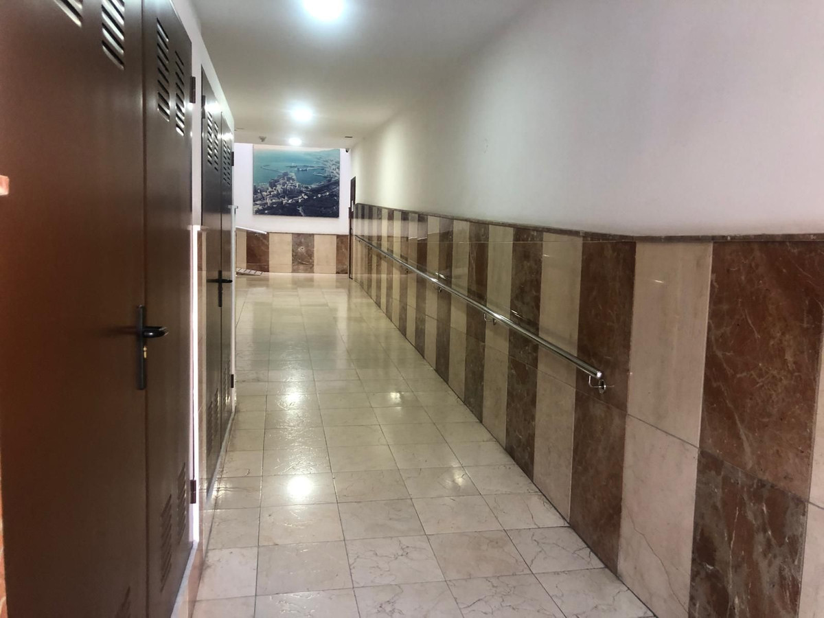 Drie-slaapkamerappartement in Málaga in Málaga - foto 4