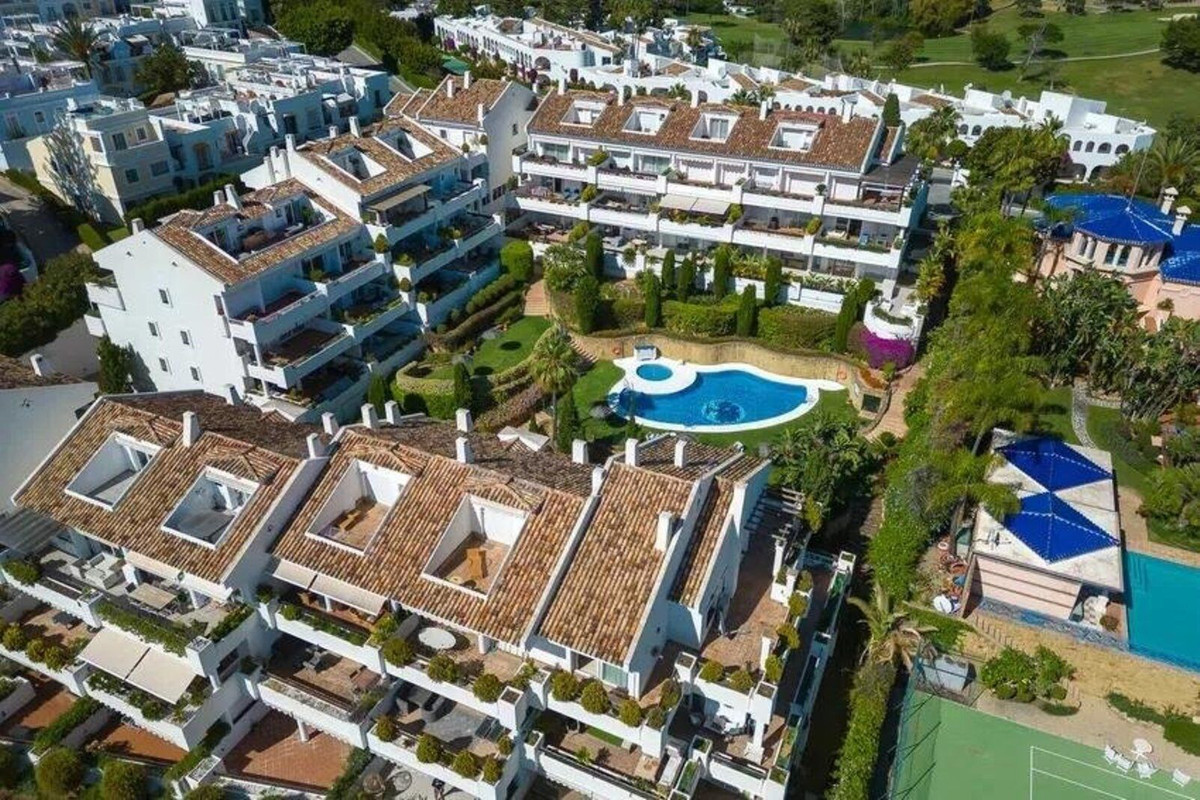 2-slaapkamer appartement met ruime terrassen in Aloha, Nueva Andalucía in Nueva Andalucía - foto 13