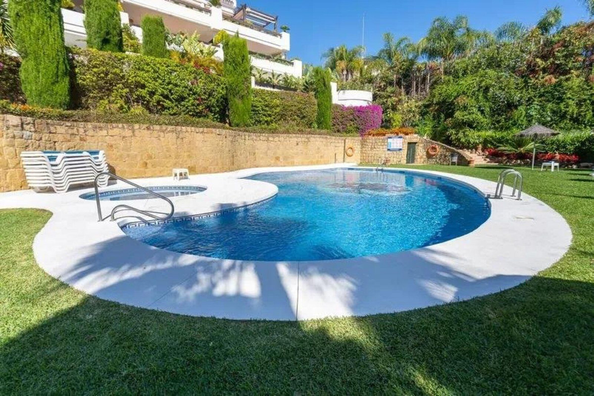 2-slaapkamer appartement met ruime terrassen in Aloha, Nueva Andalucía in Nueva Andalucía - foto 16