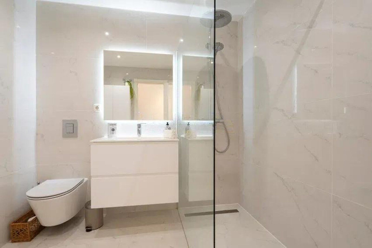 2-slaapkamer appartement met ruime terrassen in Aloha, Nueva Andalucía in Nueva Andalucía - foto 7