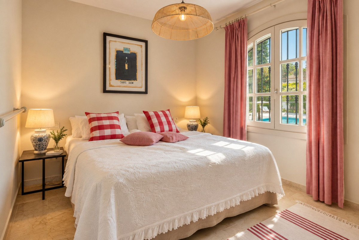 Charmante villa met 3 slaapkamers in Marbella in Marbella - foto 14