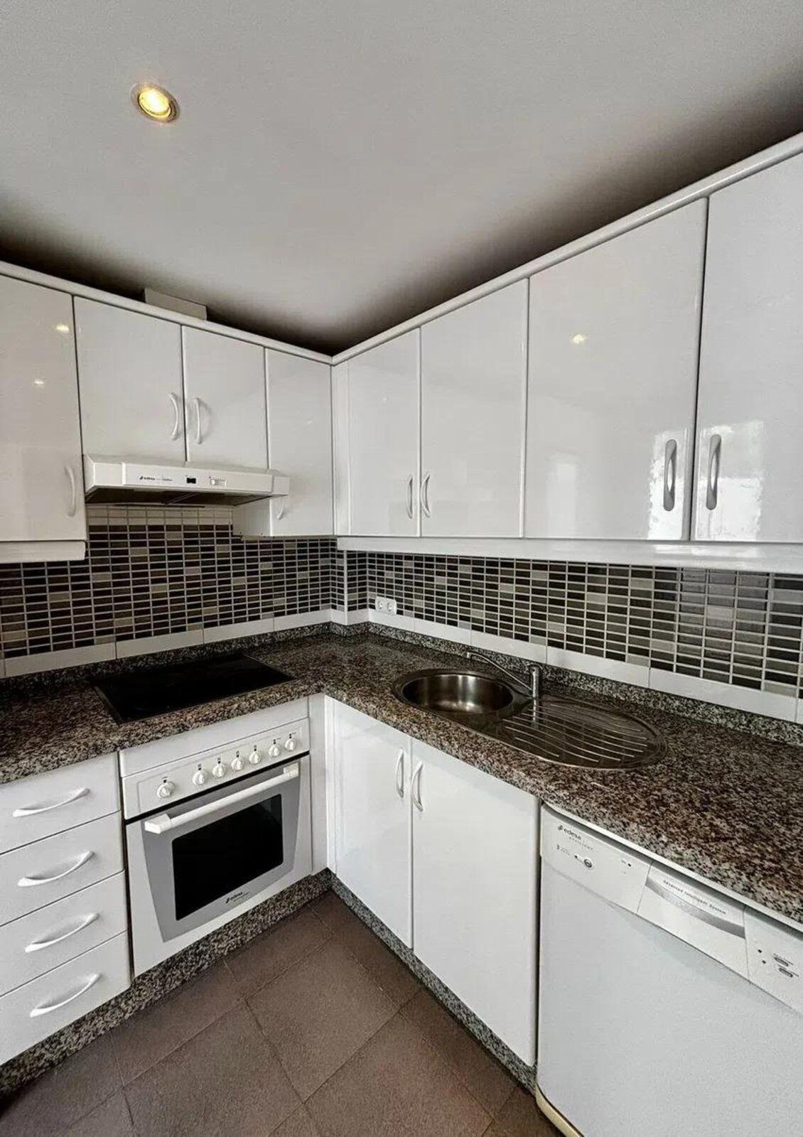 Drie-slaapkamer stadswoning in Nueva Andalucía, Marbella in Nueva Andalucía - foto 11