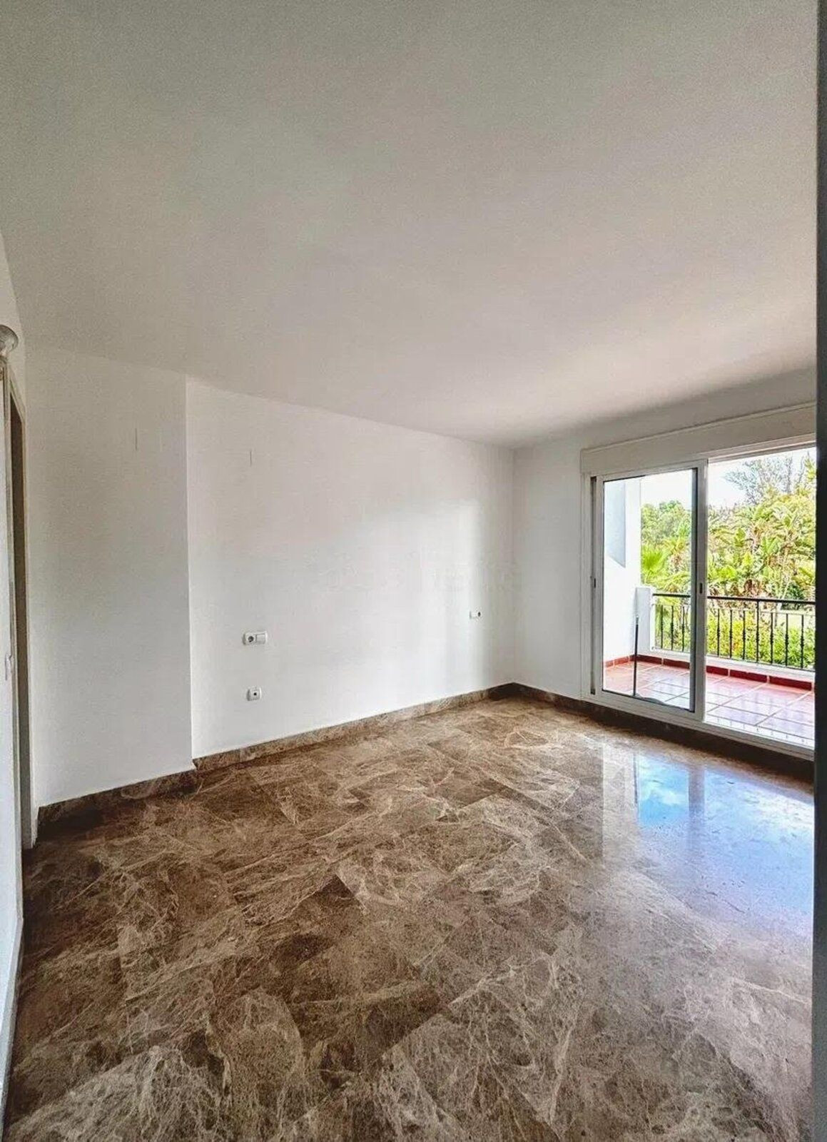 Drie-slaapkamer stadswoning in Nueva Andalucía, Marbella in Nueva Andalucía - foto 12